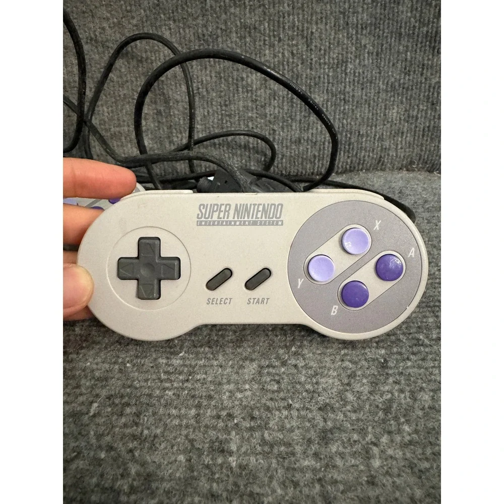 Nintendo Super NES SNES Console Bundle 2 Controllers AC Adapter RF Switch Bag